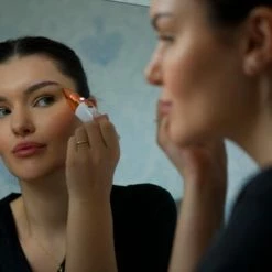 Sansbeauté Wenkbrauw Trimmer - Gezichtsontharing Dames - Gezichtshaar Verwijderen Vrouw - Haarverwijderaar - Flawless Gezichtshaarverwijderaar - Trimmer Vrouw Mannen -Philips winkel 550x365