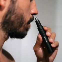 Neushaartrimmer | 3-in 1 Neustrimmer + Oortrimmer Voor Mannen | Baardtrimmer | Wenkbrauwtrimmer | Trim Zonder Pijn Of Irritatie | Compact En Snel Oplaadbaar (zonder Batterijen) | De Sidekick Van Balls Club 15 Neushaartrimmer | 3-in 1 Neustrimmer + Oortrimmer Voor Mannen | Baardtrimmer | Wenkbrauwtrimmer | Trim Zonder Pijn Of Irritatie | Compact En Snel Oplaadbaar (zonder Batterijen) | De Sidekick Van Balls Club -Philips winkel 550x550 1453
