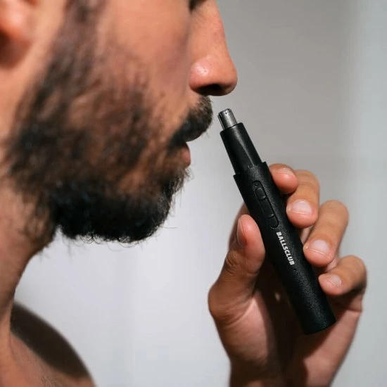 Neushaartrimmer | 3-in 1 Neustrimmer + Oortrimmer Voor Mannen | Baardtrimmer | Wenkbrauwtrimmer | Trim Zonder Pijn Of Irritatie | Compact En Snel Oplaadbaar (zonder Batterijen) | De Sidekick Van Balls Club 9 Neushaartrimmer | 3-in 1 Neustrimmer + Oortrimmer Voor Mannen | Baardtrimmer | Wenkbrauwtrimmer | Trim Zonder Pijn Of Irritatie | Compact En Snel Oplaadbaar (zonder Batterijen) | De Sidekick Van Balls Club - Afbeelding 7