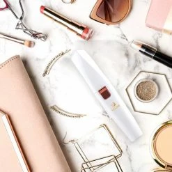 Vilune Wenkbrauw Trimmer - Gezichtsontharing Dames - Eyebrow Razor - Precisietrimmer - Incl. 2x Scheermesje - Leuk Cadeau Voor Vrouwen - USB Oplaadbaar - Wit - Incl. E-book -Philips winkel 550x550 434