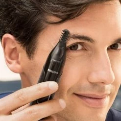 Persoonlijke Verzorging - Philips Neustrimmer 5000 Series - Neus-, Oor- En Wenkbrauwhaar Trimmen - Volledig Afspoelbaar - Huidbeschermer - Roestvrijstalen Mesjes - Geschikt Om Te Douchen - Precisiekam - Reisetui - NT5650/16 -Philips winkel 550x550 996