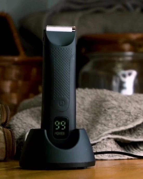 Balls Club De Chairman | Bodygroomer Voor Mannen | Trimmer | Voor Lichaam & Schaamstreek | Ontworpen Om Gevoelige Zones Te Trimmen | Waterdicht | LED-licht Voor Extra Zichtbaarheid | Lange Batterijduur ? Tot 120 Min 4 Balls Club De Chairman | Bodygroomer Voor Mannen | Trimmer | Voor Lichaam & Schaamstreek | Ontworpen Om Gevoelige Zones Te Trimmen | Waterdicht | LED-licht Voor Extra Zichtbaarheid | Lange Batterijduur ? Tot 120 Min - Afbeelding 2